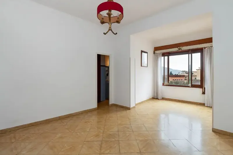 This wonderful six-bedroom house is for sale on one of the main shopping streets of Sóller, right next to the square — photo 7