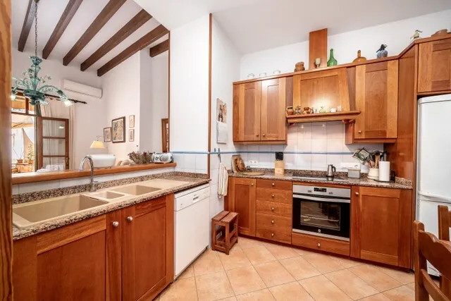 Town house with commercial potential for sale in Pollensa, North Mallorca — photo 5
