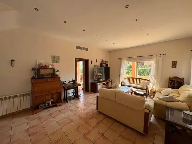 Townhouse for sale in Son Ferrer, Calvià, Mallorca — photo 2