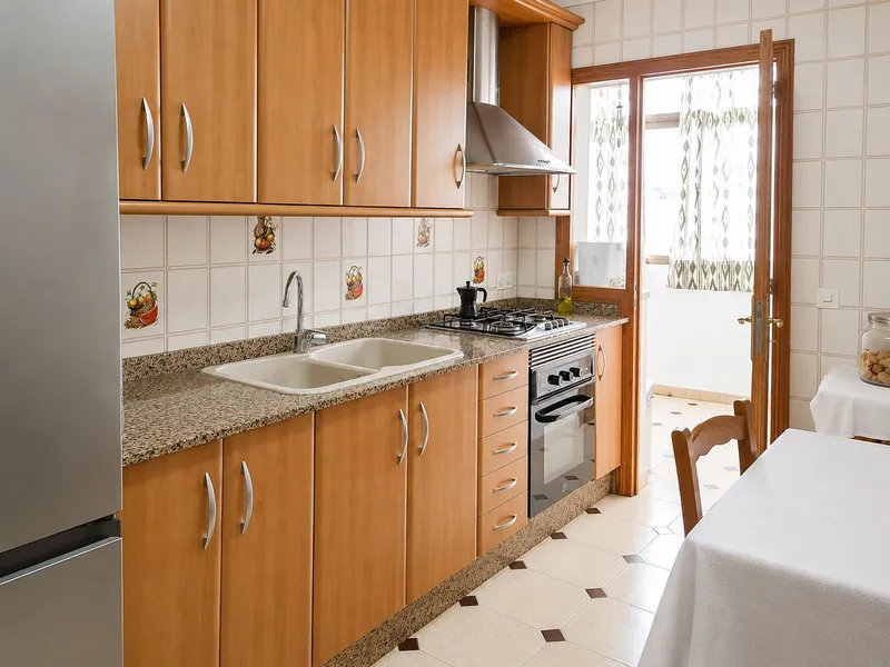 3-bedroom flat with parking and storage room, 10 mi ... — photo 12