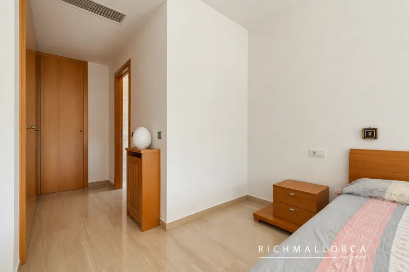 Penthouse with panoramic rooftop terrace and sea views in Illetas — photo 11