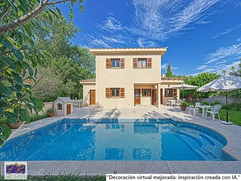 We present this magnificent single-family home, located in the sought-after Bonaire urbanization in Alcudia. Built in 2008 with a high — photo 5