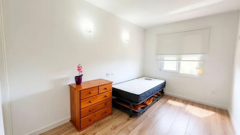 Charming apartment with plenty of natural light and a balcony — photo 5