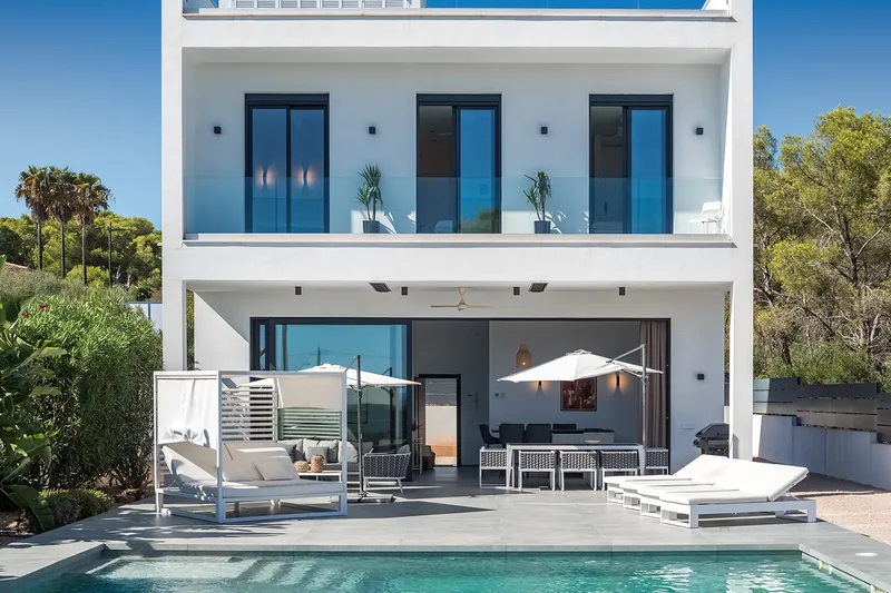 Moderne Meerblick-Villa mit Blick auf Cabrera — photo 3