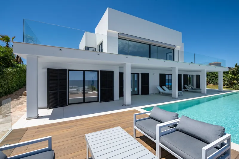 Front line villa with coastal views in Cala Murada — photo 4