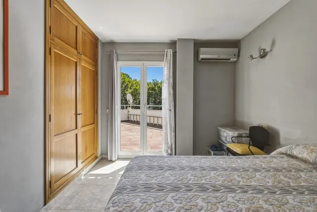 Large detached house with garden for sale in Portals Nous, southwest Mallorca — photo 9