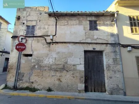 House in Santa Margalida with 244 m² built surface, 209 m² plot, 3 bedrooms, 1 bathroom — photo 1