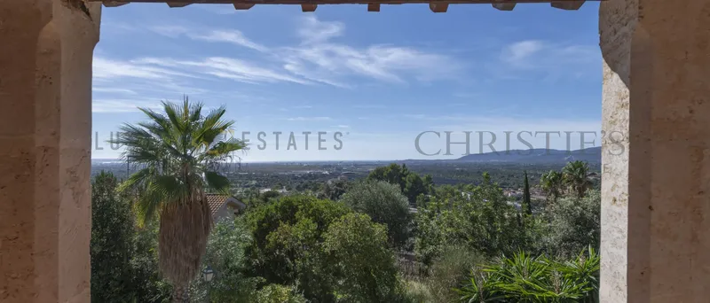 Rustic finca in Bunyola with guest house and spectacular views with lots of potential — photo 1