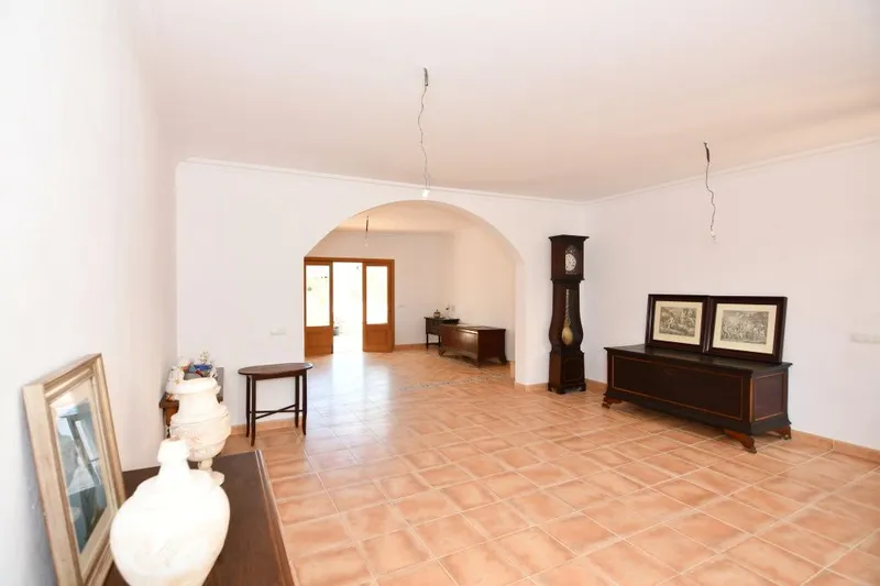 Town house with a large 600m2 patio and a lot of potential in Santanyi — photo 4