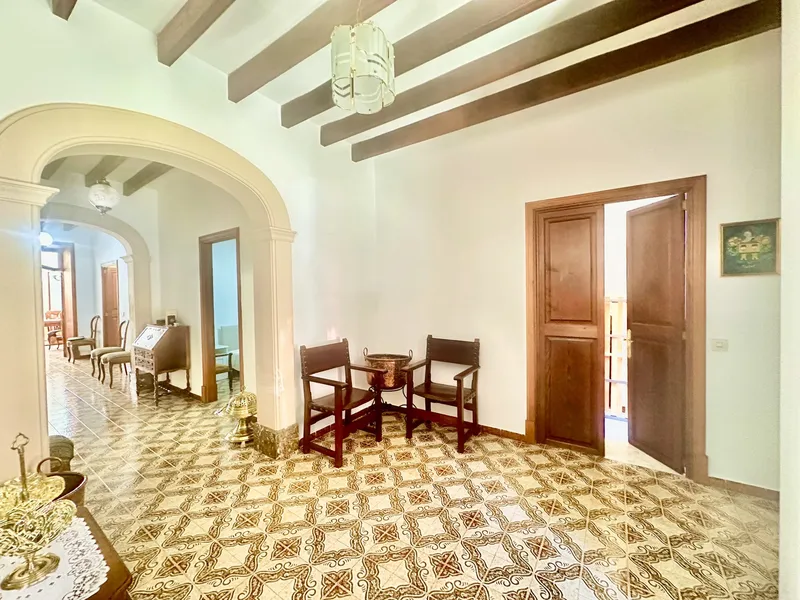 Mallorcan village house with lovely patio, pool and garage — photo 5