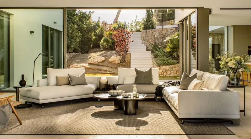Architectural masterpiece with dual pools and panoramic vistas for sale in Santa Ponsa — photo 2