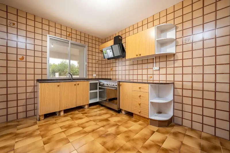 Looking for space, tranquility and a home you can adapt to your needs? This property may be what you are looking for. — photo 11