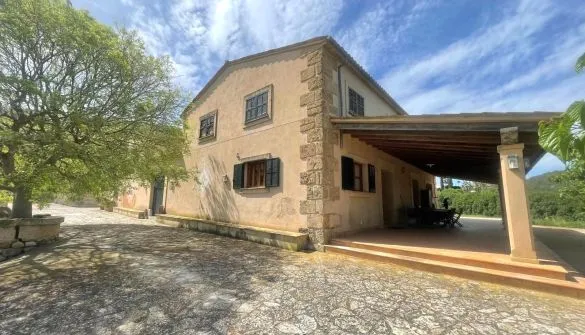 Rustic finca in Andratx — photo 1