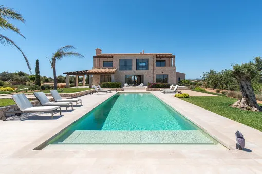 Cala Llombards, unique luxury finca with pool and breathtaking sea views in an exclusive location — photo 4
