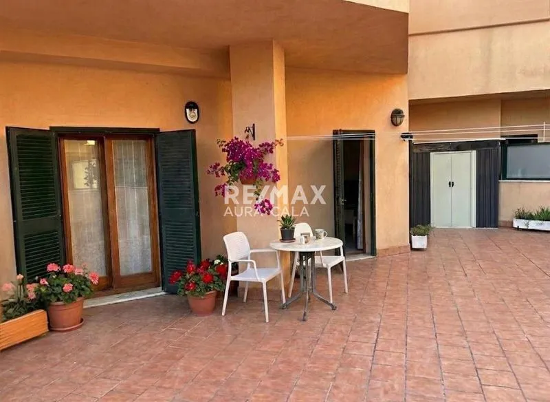 Spacious apartment with private terrace in Alcudia — photo 2