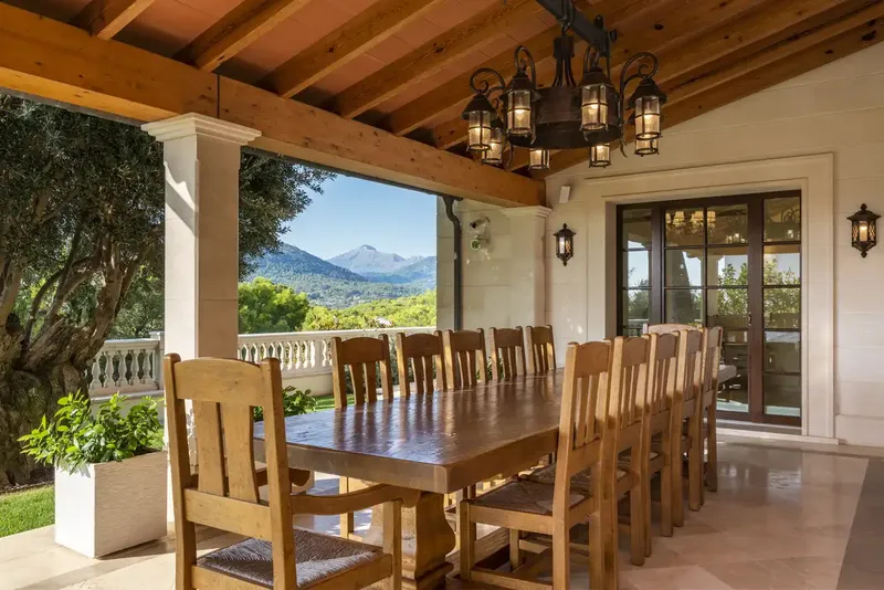 Charming and luxurious villa in Paguera with fantastic sea and mountain views, just steps from a fabulous beach — photo 3