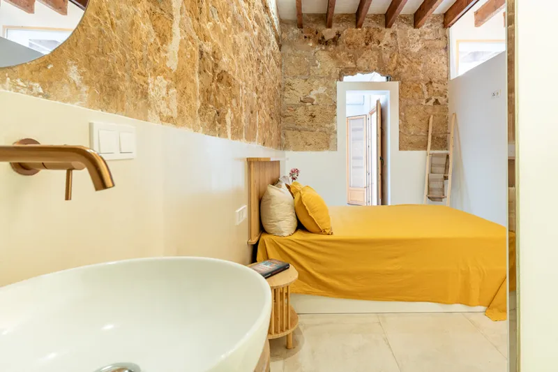 Fully Renovated Ground Floor Apartment with Outside Space and Communal Roof Terrace In the Heart of Santa Catalina — photo 11