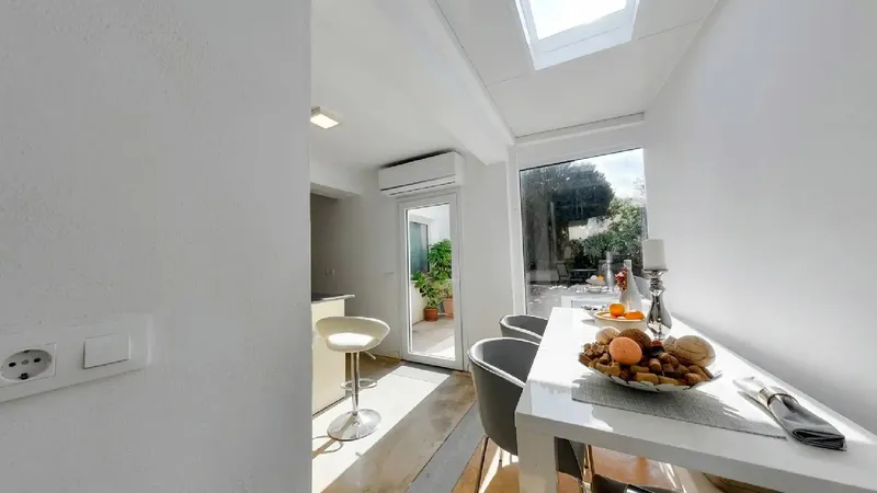 This tasteful single-storey villa is located in the coveted and particularly quiet residential area of Port Verd. — photo 8