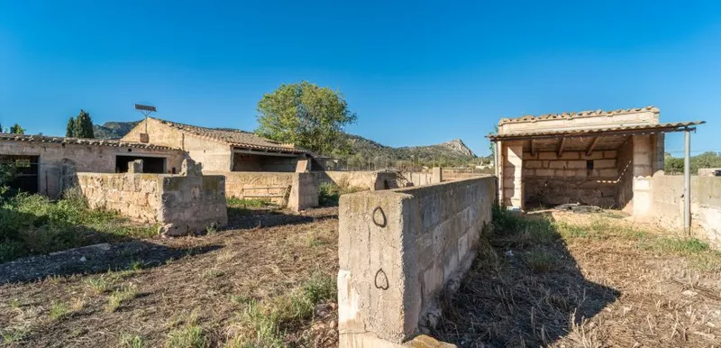 Rustic finca with its own well and mountain views in Llucmajor — photo 8