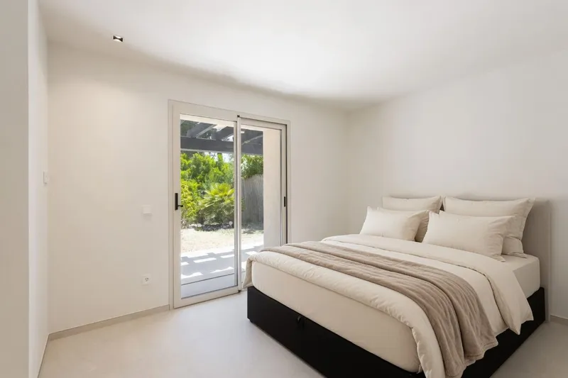 Villa in Santa Ponsa - House view with pool and garden — photo 10