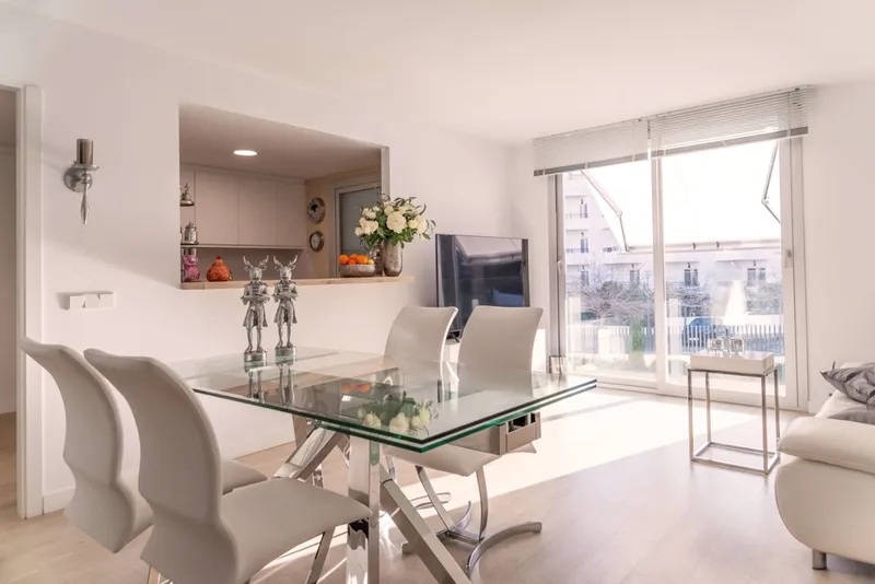 Beautiful 4-bedroom apartment near the beach in Palmanova — photo 3