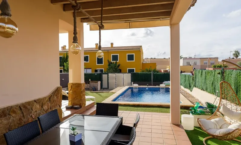 Modern renovated townhouse with large terrace and... — photo 1