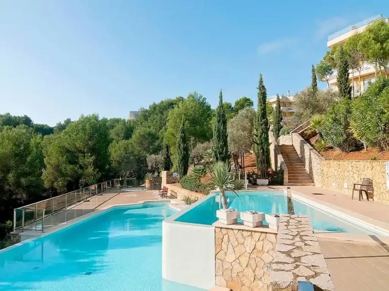 Elegant ground floor apartment in an impressive residence in Sol de Mallorca, a small coastal town in the southwest of Mallorca — photo 10