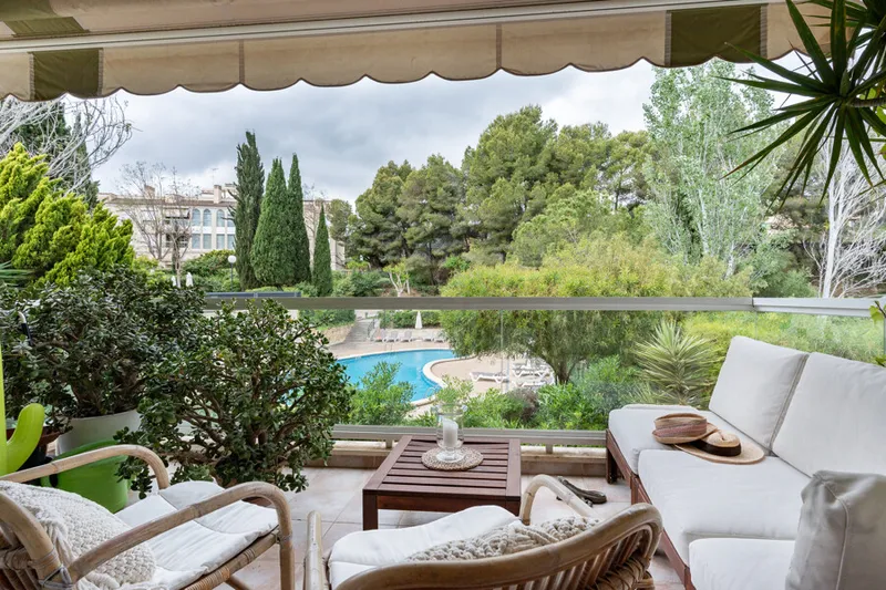 Charming Apartment with Private Terrace and Garage in Sought-After Bonanova — photo 3