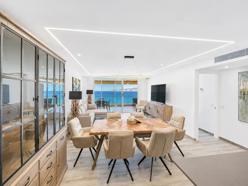 Luxurious modern apartment on the first sea line in Santa Ponsa — photo 3
