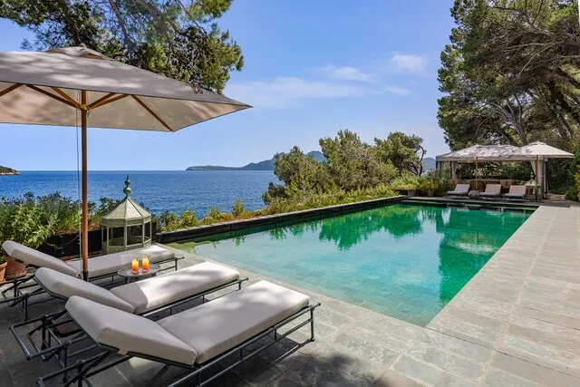 Exclusive frontline estate with direct sea access for sale in Formentor, North Mallorca — photo 7