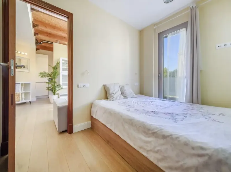 Discover luxury and tranquility in this beautiful penthouse located in the sought-after area of Establiments. The property is sold fully — photo 7