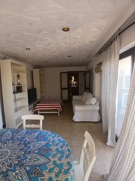 4th floor apartment without lift, very good staircase, 4 bedrooms, bathroom, living-dining room with balcony, clear views, large kitchen with gallery — photo 4