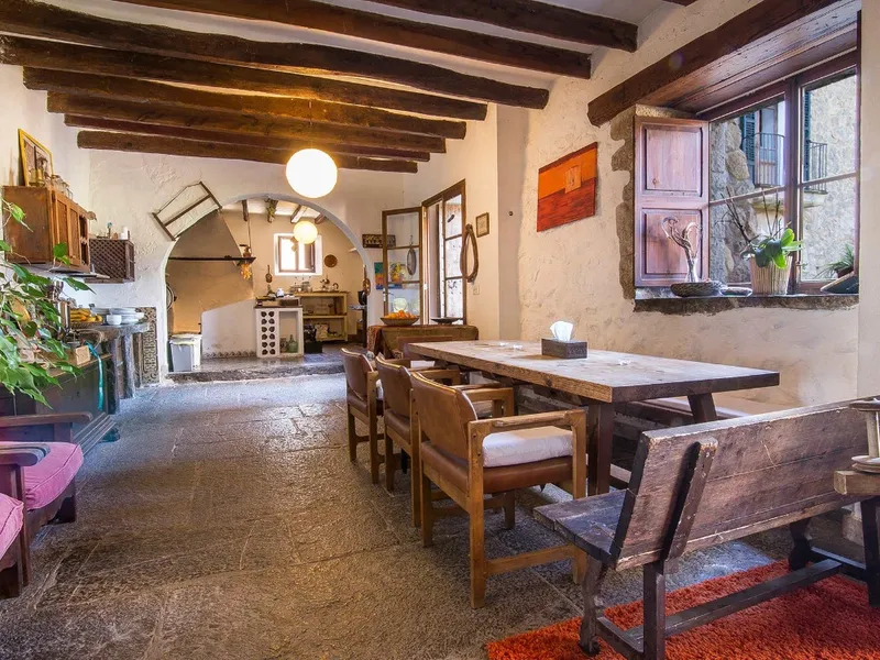 19th-century Mallorcan estate in need of renovation with sea views — photo 5