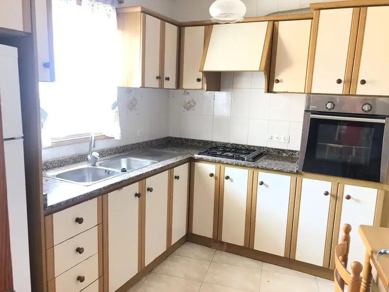 This 90 m2 apartment is located on the third floor (penthouse) of a corner building without elevator, which provides good — photo 2