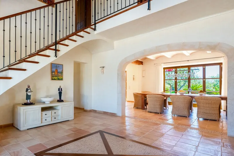 Self-sufficient finca near Santanyí with panoramic views and heated pool — photo 7