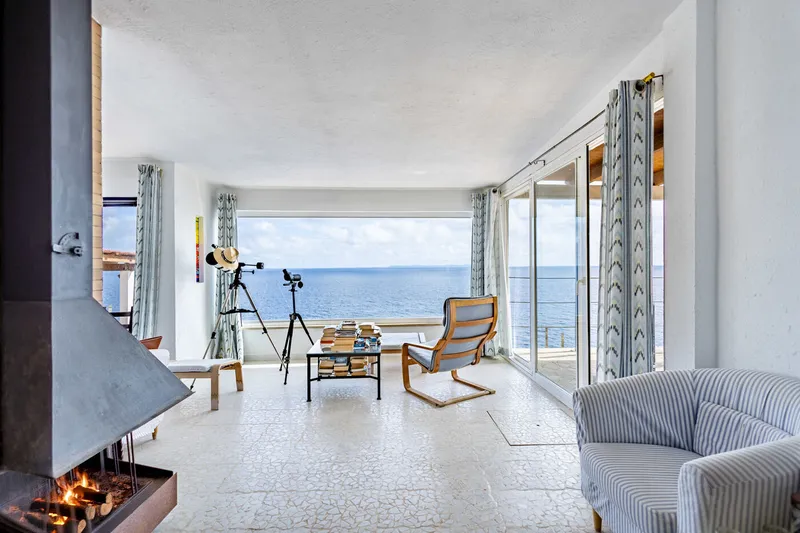Villa in first sea line on double plot to renovate — photo 6