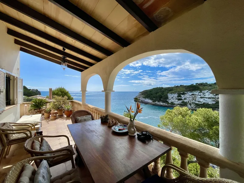 Featured: Chalet with impressive sea views in Cala Romántica — photo 1
