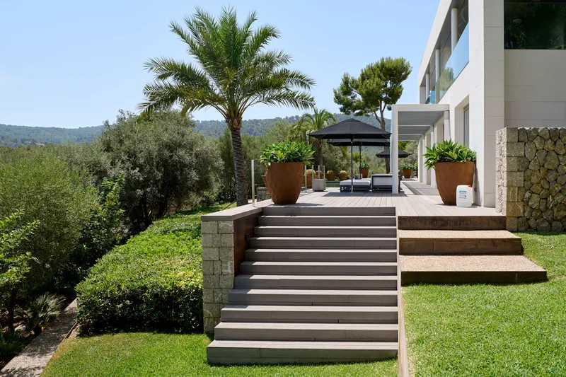 Exclusive: Designer chalet with stunning views of Palma and the sea in Son Vida - Marcel Remus Real Estate — photo 4