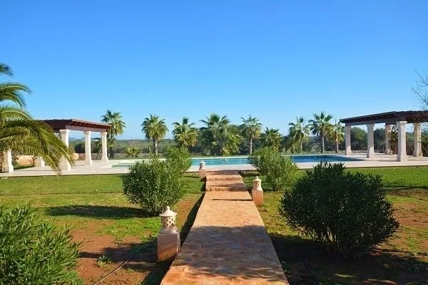 Magnificent property with large guest house on a hillside with fantastic views — photo 3
