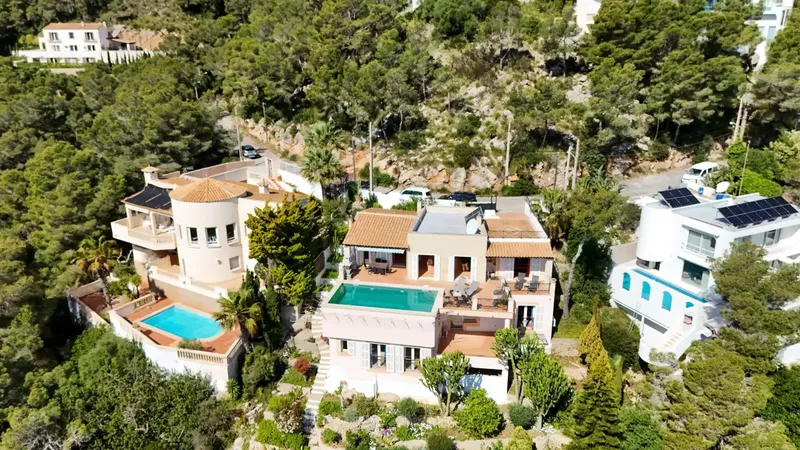 Exclusive villa with sea views, pool and ETV license in Canyamel — photo 3