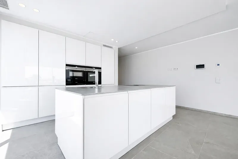 Modern Apartment with Panoramic Sea Views on the First Line of the Paseo Marítimo, Palma Mas — photo 5