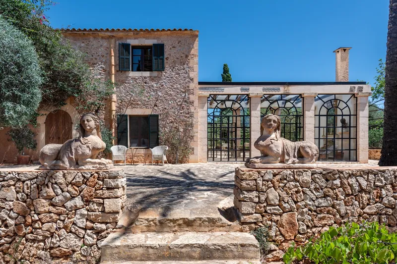 Authentic finca near Santanyí with guest house, winter garden and open views — photo 2