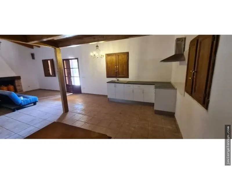 Rustic farmhouse rental in Diseminado Poligon 07, 1229 — photo 8
