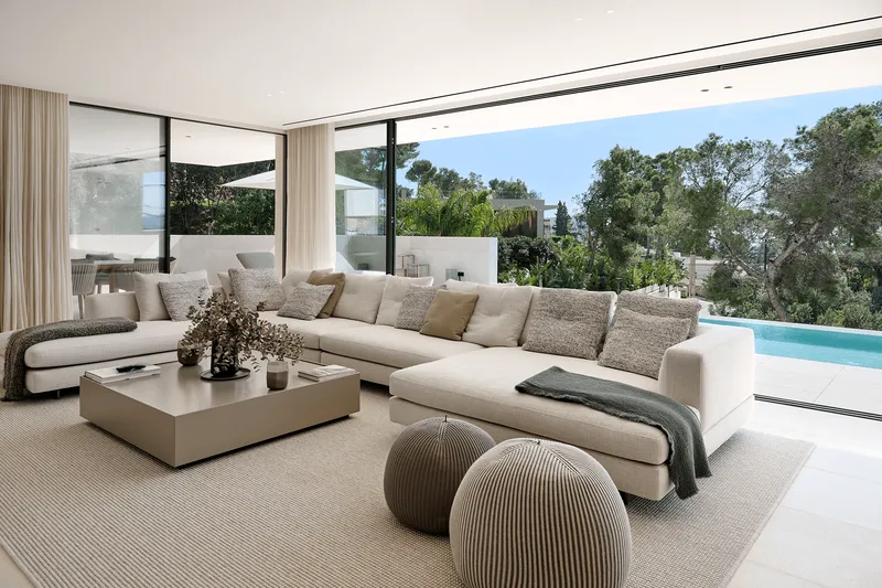 Villa with pool and sea views in Portals Nous — photo 4