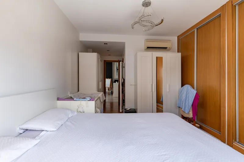 Beautiful and Bright Apartment Ready to Move In — photo 7