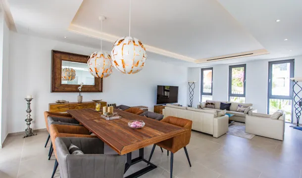 Modern design villa with sea views in Santa Ponsa — photo 7