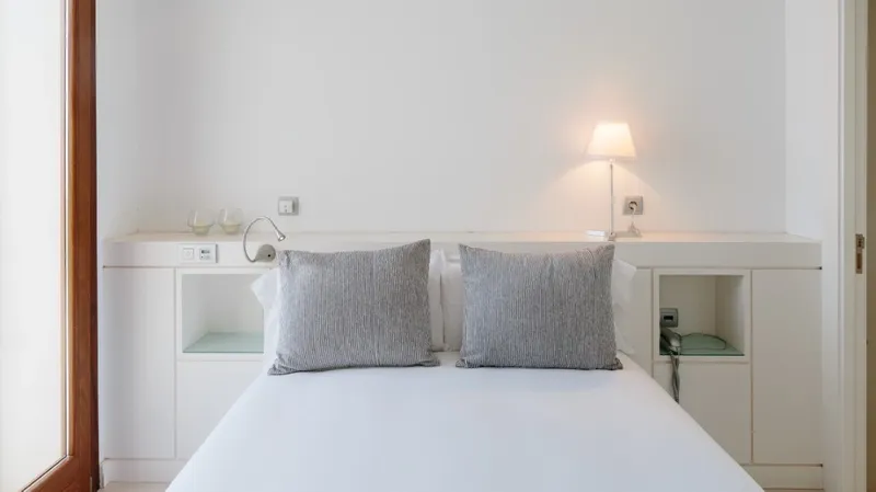 Hotel 9 bedrooms — photo 4