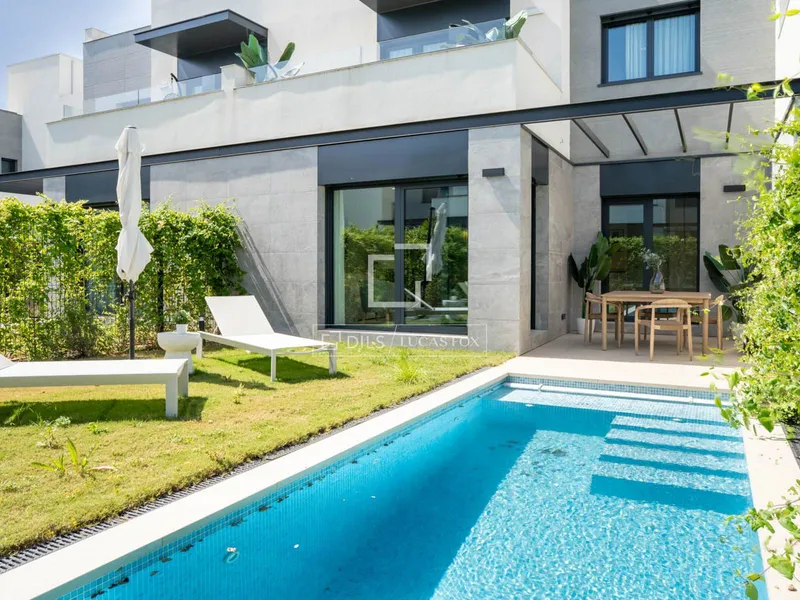 146m² house / villa with 44m² terrace for sale in Palma de Mallorca — photo 1