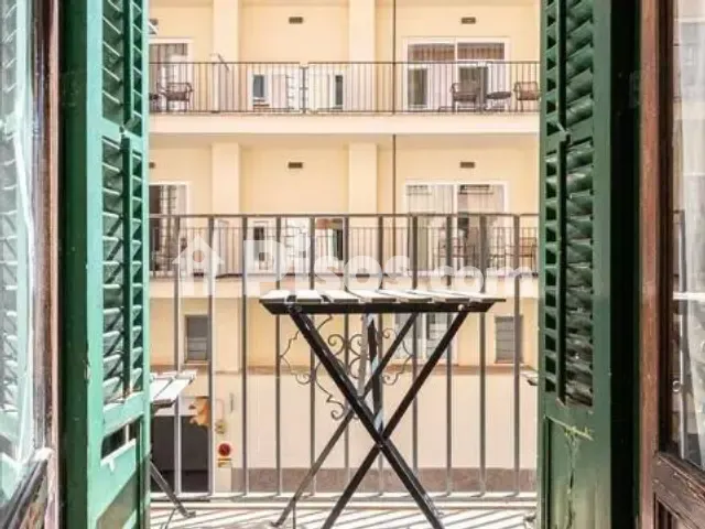 Apartment on Jaume III — photo 1