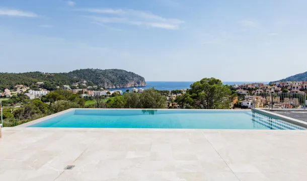 Impressive estate overlooking the Bay of Camp de Mar — photo 6